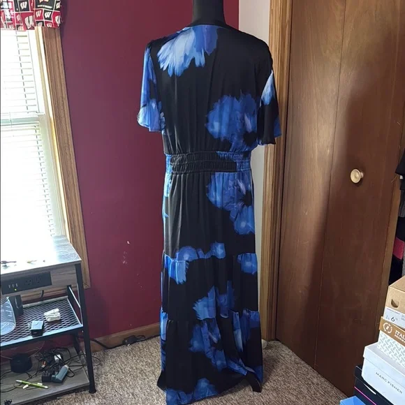 Simply Vera Vera Wang Blue and Black Flutter Sleeve Maxi Sundress - Picture 2 of 3